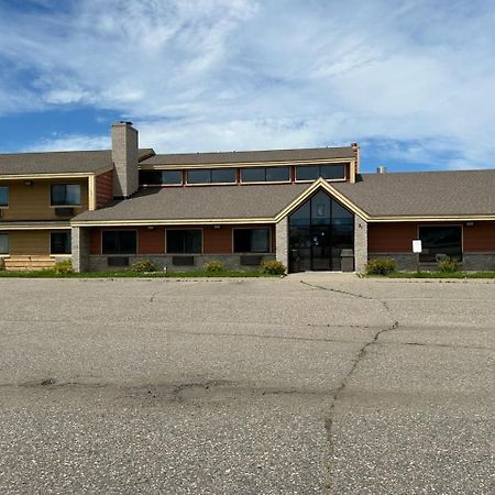 Northwoods Inn & Suites - Blackduck 외부 사진