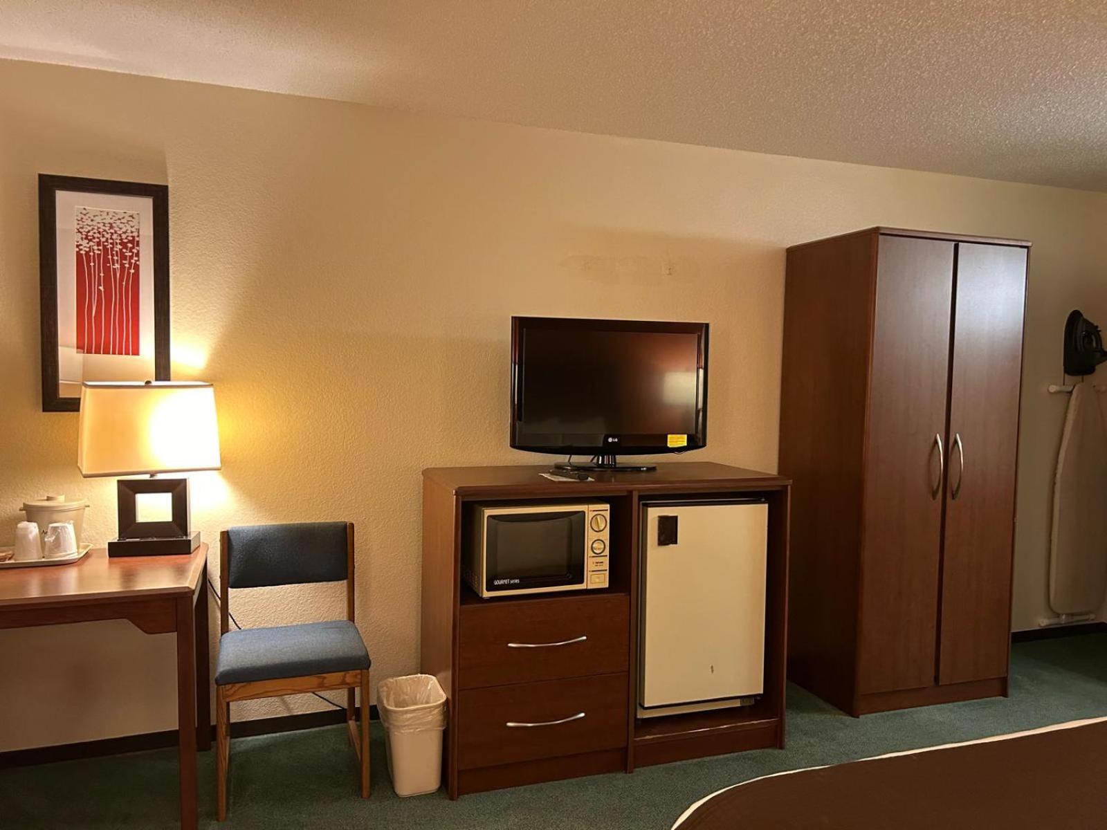 Northwoods Inn & Suites - Blackduck 외부 사진
